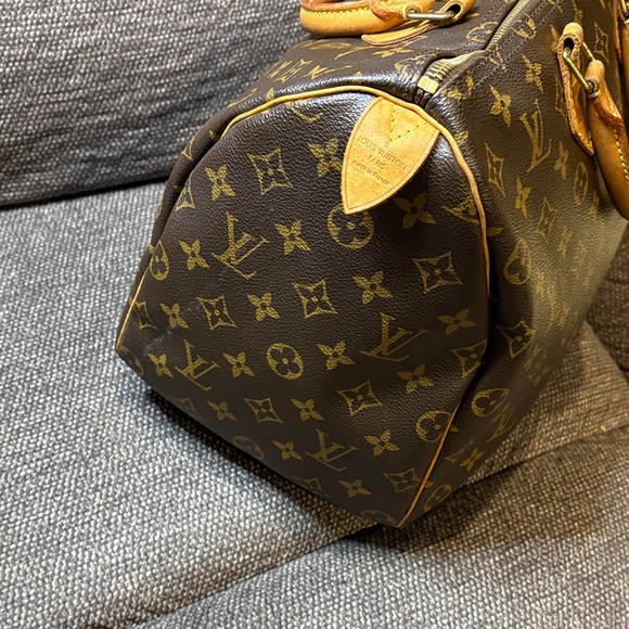 Louis Vuitton Speedy 35 Monogram Bag - Picture 4 of 16